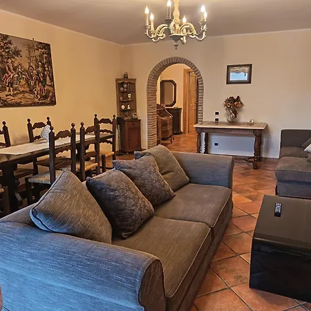 Italian Apartment *