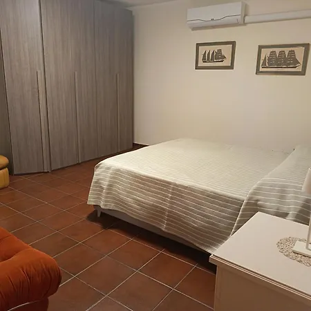Italian Apartment *